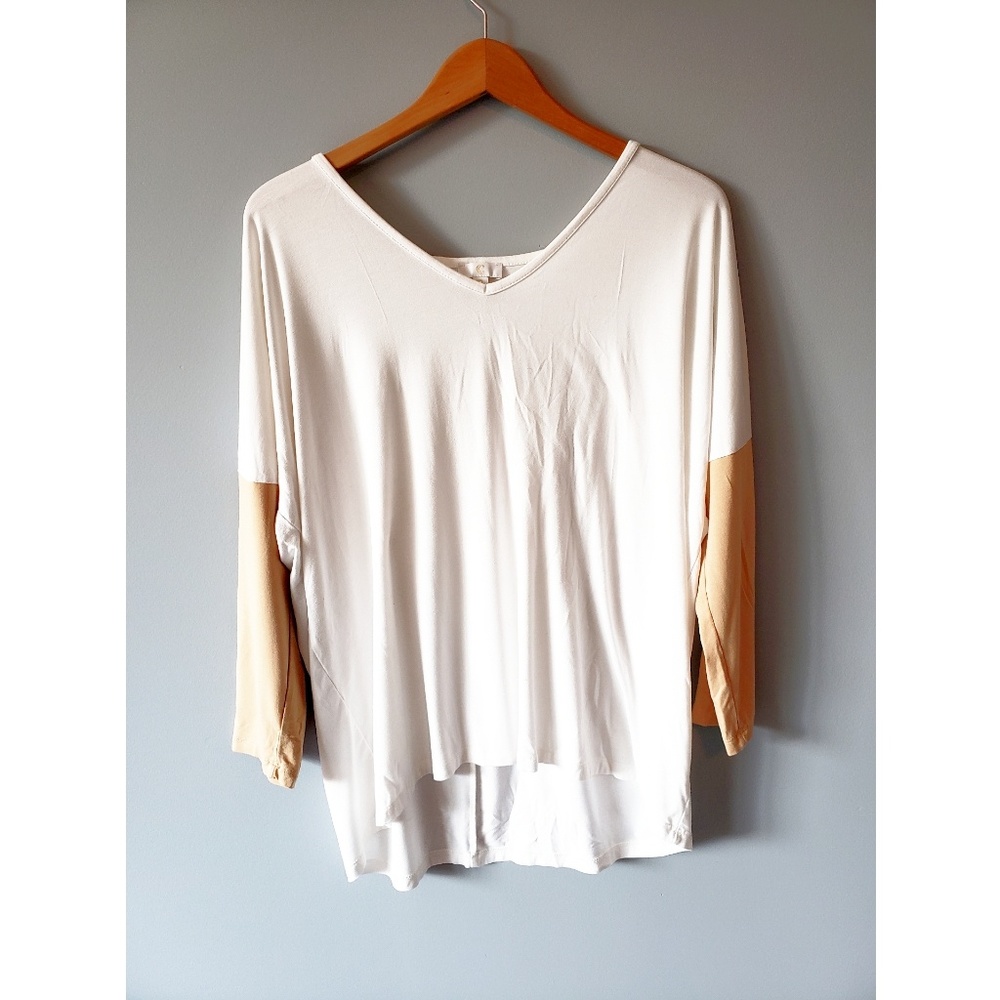 2/20 Charming Charlie Long Sleeve Tee Size XL D7
